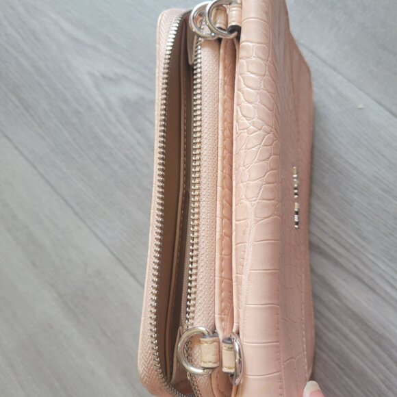 Nine West Blush Crocodile Embossed Leather Wallet With Snap & Zip Closures - Picture 6 of 7